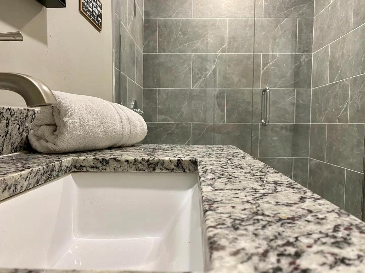 Spacious 5 Bedrooms 3 Bathrooms Family-Friendly Home With Heated Salt Pool Clearwater Kültér fotó
